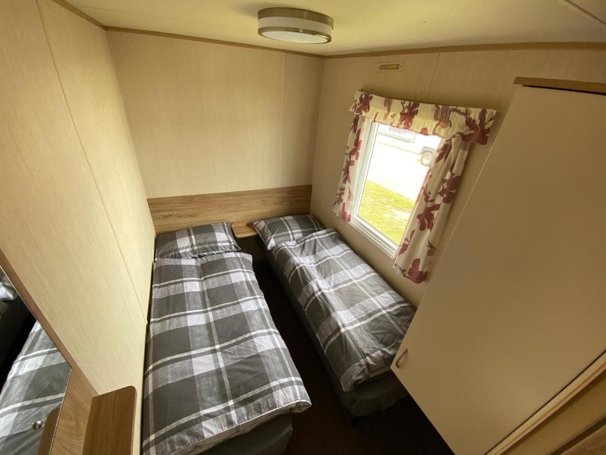 3 Bed 8 Berth Caravan In California Cliffs - M1 Great Yarmouth Luaran gambar